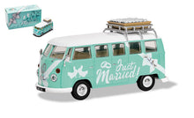 Indlæs billede til gallerivisning VOLKSWAGEN T1 MINIBUS JUST MARRIED 1961 LIGHT BLUE WHITE 1:43