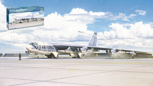 BOEING B-52G AIRPLANE STRATOFORTRESS MILITARY 1952 / 1:72