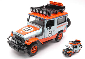 Toyota FJ40 LAND CRUISER #8 with Gulf Livery lys blå/orange/sort 1:24