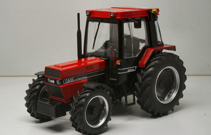 Traktor CASE IH 845 XL 1:32
