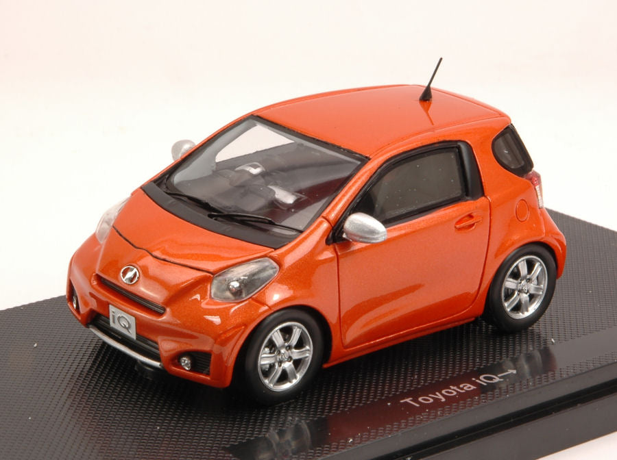 TOYOTA IQ 2009 BRONZE 1:43