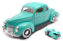 Indlæs billede til gallerivisning FORD USA DELUXE 2-DOOR 1939 TORQUOISE 1:18