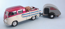 Indlæs billede til gallerivisning VOLKSWAGEN T1 TYPE 2 DOUBLE CABINE WITH TRAILER 1962 RED CREAM 1:24