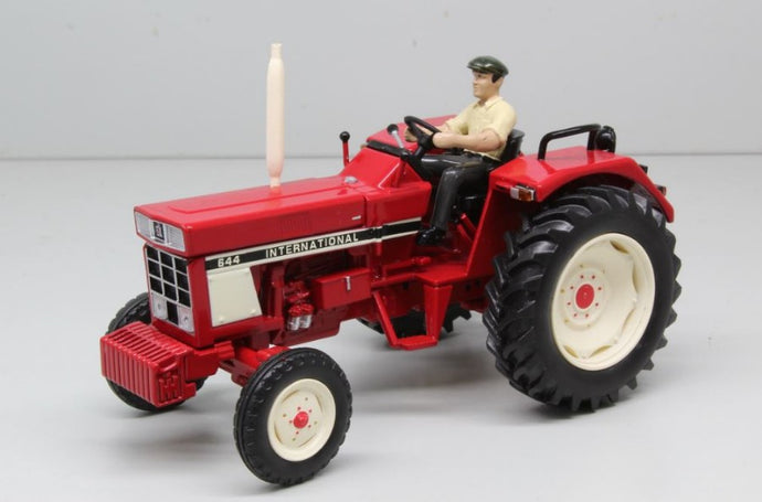 Traktor IH 644 DRIVER 1:32