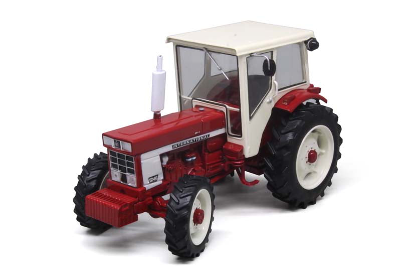 Traktor IH 1246 MCABINATO 1:32