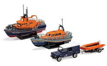 Indlæs billede til gallerivisning RNLI GIFT SET - SHANNON LIFEBOAT SEVERN LIFEBOAT AND FLOOD RESCUE TEAM mørk blå/orange 1:64