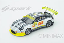 Indlæs billede til gallerivisning PORSCHE 911 GT3 R #911 EARL BAMBER MACAU GT WORLD CUP 2016 hvid/grå/gul 1:18