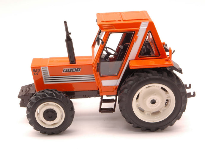 Traktor FIAT 880 DT 1:32