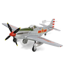 Indlæs billede til gallerivisning Mustang P-51 D WW2 PLA AIRCRAFT FIGHTER 2nd Squadron, Air Combat Group, PLA 1949 sølv/grøn/rød 1:72