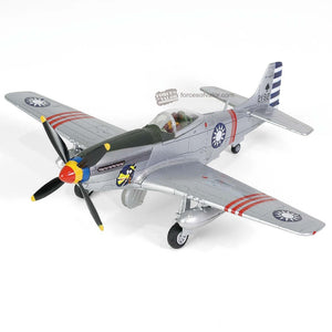 Mustang P-51 D ROCAF AICRAFT FIGHTER 21st Squadron, 4th Fighter Group, Captain Cheng Yung To, 1948 sølv/sort/brun 1:72