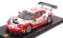 Indlæs billede til gallerivisning Porsche 911 GT3 R #22 BERGMEISTER/MAKOWIECKI/OLSEN 8th 24H SPA 2020 hvid/rød 1:43