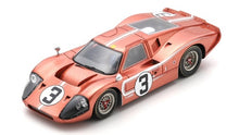 Indlæs billede til gallerivisning Ford GT40 MK IV #3 ANDRETTI/BIANCHI 24H LE MANS 1967 lyserød metallic 1:43