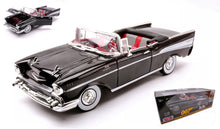 Indlæs billede til gallerivisning CHEVROLET BEL AIR SPIDER 1957 Dr.NO &quot;JAMES BOND-LICENZA DI UCCIDERE&quot;1:18
