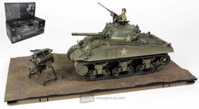 Indlæs billede til gallerivisning Sherman M4A3 (75) U.S. MEDIUM TANK VVSS SUSPENSION &amp; 57° GLACIS DIRECT VISION SCOPE oliven grøn 1:32