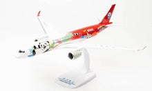 Indlæs billede til gallerivisning AIRBUS A350-900 Sichuan Airlines Panda Route hvid/rød 1:200