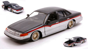 Ford CROWN VICTORIA 1993 sort/sølv/rød 1:24