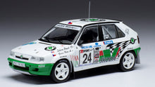 Indlæs billede til gallerivisning Skoda FELICIA KIT CAR #24 SIBERA/GROSS RALLY SCHWEDEN 1995 hvid/grøn 1:43