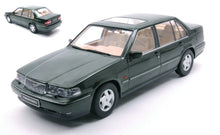 Indlæs billede til gallerivisning VOLVO 960 OLIVE 1996 DARK GREEN METALLIC  1:18 fra Triple 9