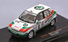 Indlæs billede til gallerivisning SKODA FELICIA TEAM SKODA MOTORSPORT N 6 RALLY RAC LOMBARD 1996 P.SIBERA - P.GROSS WHITE RED 1:43