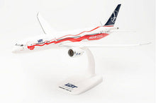 Indlæs billede til gallerivisning Boeing 787-9 LOT Polish Airlines Proud of Poland&#39;s Ind. hvid/rød/blå 1:200