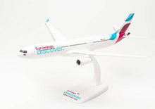 Indlæs billede til gallerivisning AIRBUS A330-300 Eurowings Discover hvid/blå/rød 1:200