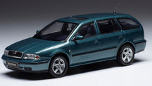 Indlæs billede til gallerivisning Skoda OCTAVIA 1 (1U) 1998 grøn metallic 1:43 fra Ixo Model