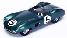 Indlæs billede til gallerivisning Aston Martin DBR1 #5 R. SALVADORI/C. SHELBY WINNER 24H LE MANS 1959 grøn metallic 1:18