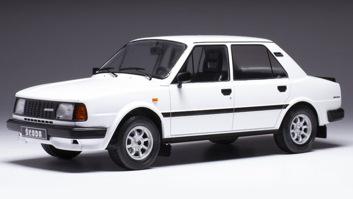 SKODA 130 L 1988 WHITE 1:18
