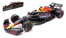 Indlæs billede til gallerivisning RED BULL RACING ORACLE RB18 #1 MAX VERSTAPPEN - WINNER ABU DHABI GRAND PRIX 2022 mørk blå/rød/gul 1:24