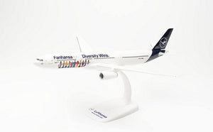 AIRBUS A330-300 Lufthansa Fanhansa - Diversity Wins hvid/mørk blå 1:200