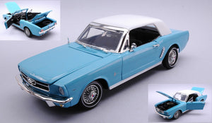 Ford MUSTANG 1964 1/2 - JAMES BOND "THUNDERBALL" lys blå/hvid 1:18