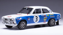 Indlæs billede til gallerivisning FORD ENGLAND ESCORT MKI RS 1600 (night version) N 3 RALLY MONTECARLO 1973 TIMO MAKINEN - HENRY LIDDON BLUE WHITE 1:24