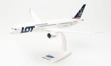 Indlæs billede til gallerivisning Boeing 787-9 D. LOT Polish Airlines hvid/mørk blå 1:200