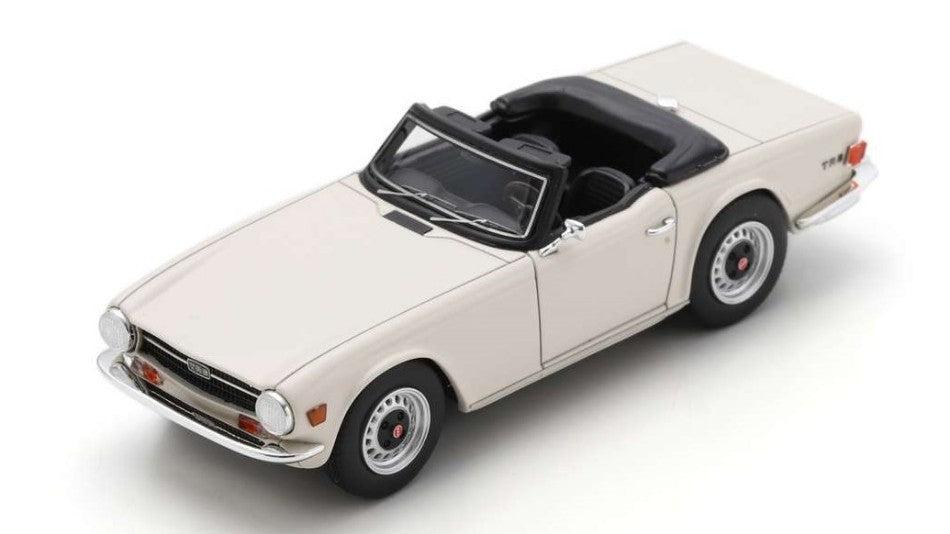 TRIUMPH TR6 WHITE OPEN 1:43