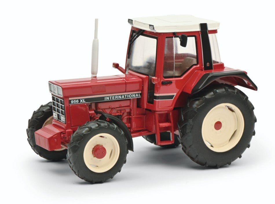 CASE-IH 956XL INTERNATIONAL TRACTOR 1985 RED 1:32