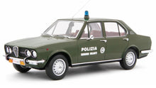 Indlæs billede til gallerivisning Alfa Romeo ALFETTA 1.8 POLIZIA S.VOLANTE 1973 mørk grøn 1:18