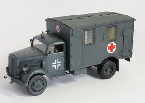 Opel BLITZ GERMAN 4x4 AMBULANCE 1940 grå/hvid/rød 1:32