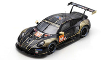 Indlæs billede til gallerivisning PORSCHE 911 992 RSR-19 TEAM GR RACING N 86 8h BAHARAIN 2023 MICHEAL WAINWRIGHT - RICCARDO PERA - BENJAMIN BARKER BLACK GOLD 1:43