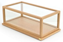 Indlæs billede til gallerivisning DISPLAY BOX / VITRINE - GLASS WINDOW træ 1:12