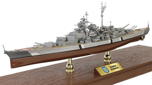 BISMARCK GERMAN BATTLESHIP - BATTLE OF DANMARK 1941 - Full Hull version camouflage 1:700