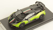 Indlæs billede til gallerivisning LAMBORGHINI HURACAN STO LP640-2 N 10 ITALIAN STRIPE 2023 - 10th ANNIVERSARY GREEN BLACK 1:43