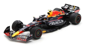 RED BULL RACING ORACLE RB18 #11 SERGIO PEREZ WINNER SINGAPORE GP 2022 mørk blå/rød/gul 1:12