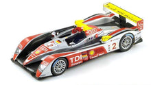 Indlæs billede til gallerivisning Audi R10 TDI #2 McNISH/CAPELLO/KRISTENSEN WINNER 24H LE MANS 2008 rød/sort/sølv 1:18
