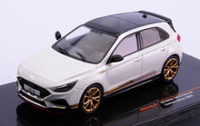 Indlæs billede til gallerivisning HYUNDAI i30 N DRIVE-N LIMITED EDITION 2022 MET.WHITE 1:43