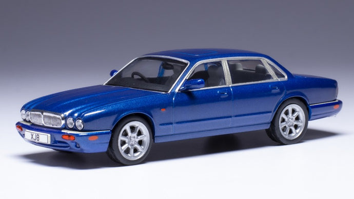 JAGUAR XJ8 (X308) 1998 BLUE 1:43 fra Ixo Model