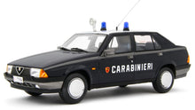 Indlæs billede til gallerivisning Alfa Romeo 75 1.6-1.8 CARABINIERI 1985 mørk blå/hvid 1:18