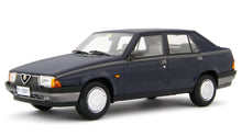 Indlæs billede til gallerivisning Alfa Romeo 75 1.6-1.8 1985 mørk blå 1:18