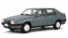 Indlæs billede til gallerivisning Alfa Romeo 75 1.6-1.8 1985 mørk grøn 1:18