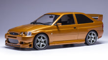 Indlæs billede til gallerivisning FORD ENGLAND ESCORT WRC BASE RALLY 1998 BRONZE 1:18