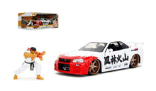 Indlæs billede til gallerivisning NISSAN SKYLINE GT-R (R34) ADVAN 2002 WITH STREET FIGHTER RYU FIGURE WHITE RED 1:24